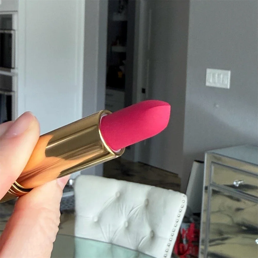 Gucci Rouge à Lèvres Mat Lipstick 404 Cassie Magenta 3.5g BNIB